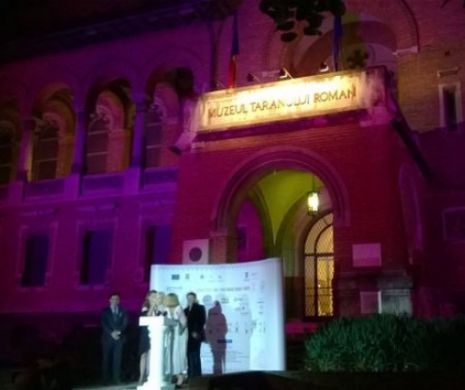 Muzeul Ţăranului Român a fost iluminat în roz, simbol al luptei împotriva cancerului de sân