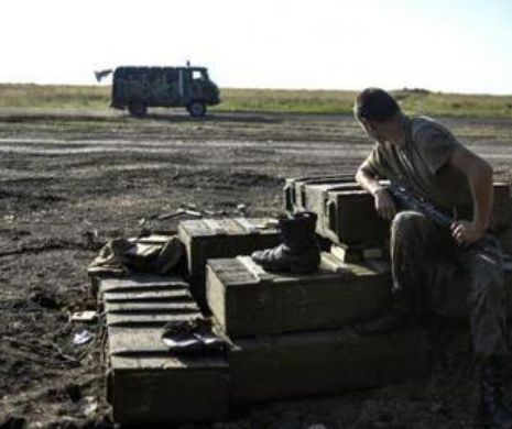NATO: Sute de militari ruşi, inclusiv forţe speciale, se află în continuare în Ucraina