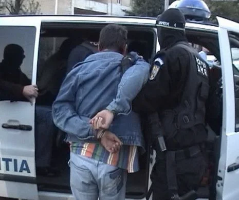 PÎCCJ: Zece poliţişti de frontieră din Vama Giurgiu, reţinuţi pentru corupţie