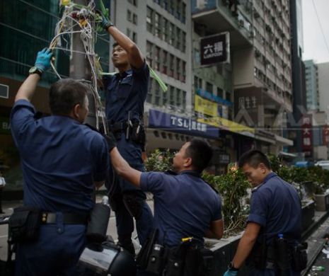 Poliţia din Hong Kong a demontat o tabără a manifestanţilor prodemocraţie