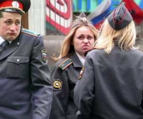 Polițiștii din RUSIA, surprinși în ipostaze JENANTE | GALERIE FOTO