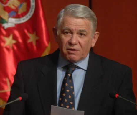 Prezidenţiabilul Teodor Meleşcanu susţine că este victima colaterală a conflictului Băsescu-Ponta