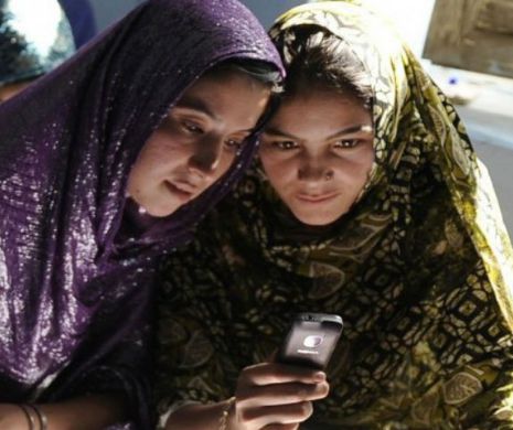 Primul telefon mobil destinat musulmanilor va fi pus în vânzare în Rusia