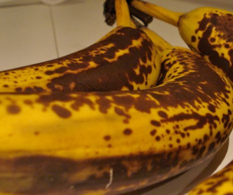 UIMITOR: Ce păţeşti dacă mănânci banane cu coaja neagră? Află părerea specialiştilor japonezi