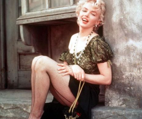 Articole de lenjerie intimă și scrisori de dragoste primite de Marilyn Monroe de la admiratori, la licitație | GALERIE FOTO