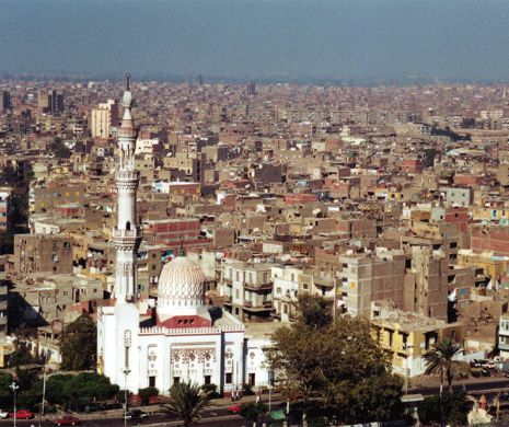 CAIRO. Prăbușirea unei clădiri s-a soldat cu zeci de morți și răniți