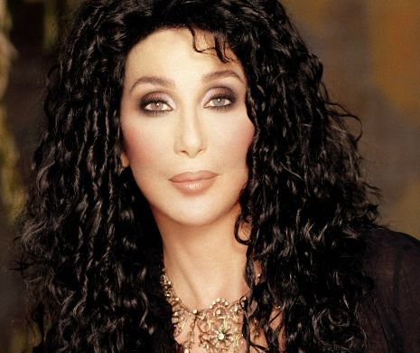 Celebra Cher a ajuns să poarte un monitor cardiac