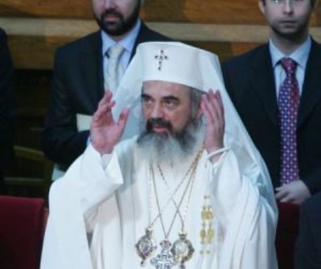 Colan de argint valoros pentru patriarhul Daniel