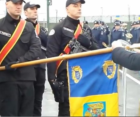 Drapelul de luptă al Brigăzii Antiteroriste a SRI, decorat de președintele României | VIDEO