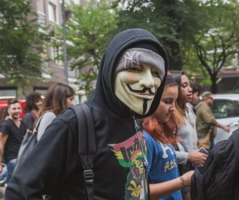 Hackerii Anonymous, atac masiv la serverele Poliției Române