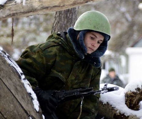 Pregătiri de RĂZBOI? Copii de nouă ani din Rusia se antrenează în tabere MILITARE | Galerie Foto