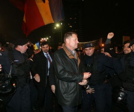 PROTESTE ALEGERI 2014. Sute de români au ieșit în stradă în marile orașe pentru a fi alături de Diaspora
