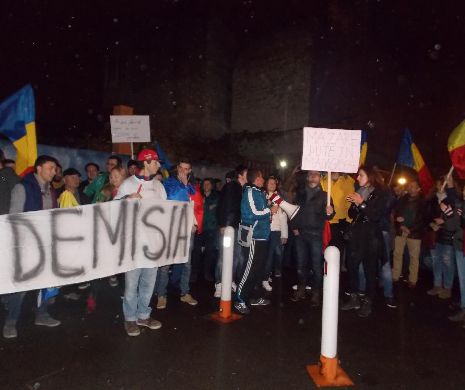 Proteste de amploare la Constanţa. JOS PONTA, SUS DNA, MAZĂRE DEMISIA!
