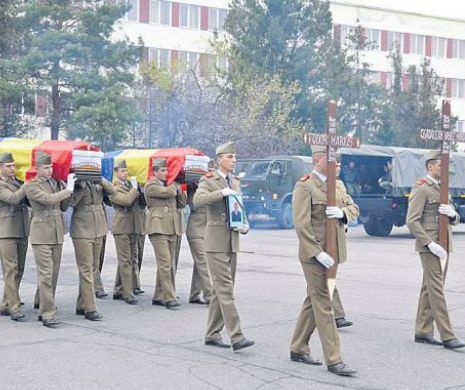 Tragedia de la Sibiu. Doi militari care au murit în accidentul de elicopter au fost înmormântați la Cluj-Napoca