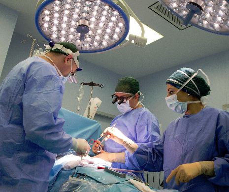 Tratamentul hibrid al anevrismelor aortice. Premieră medicală în România
