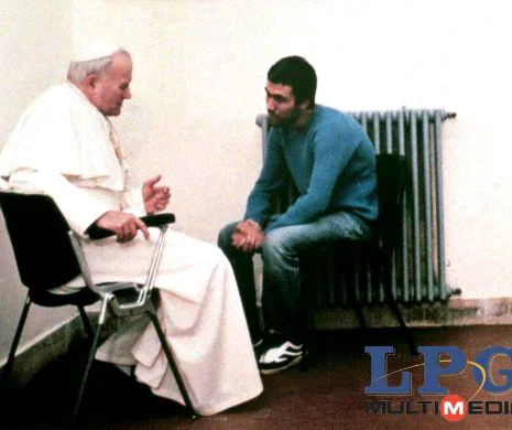 Turcul care l-a ÎMPUȘCAT pe Ioan Paul al II-lea vrea să-l VADĂ și pe Papa Francisc