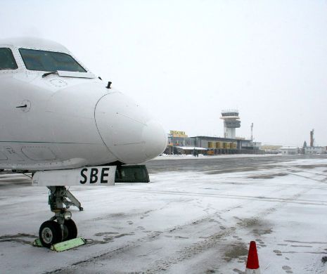 Aeroportul din Timișoara BLOCAT. Sute de pasageri așteaptă să se oprească viscolul