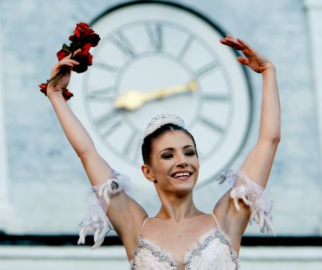 Alina Cojocaru dansează în „La fille mal gardee” la Opera Naţională Bucureşti