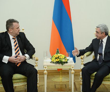 Ambasadorul român la Erevan și-a prezentat astăzi scuze pentru declarațiile antisemite și homofobe. MAE l-a chemat de urgență în Centrală
