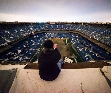 APOCALIPSĂ în 2014. Stadionul-FANTOMĂ din Detroit arată ÎNFRICOŞĂTOR. Ce s-a întâmplat cu 100.000 de suflete | FOTO