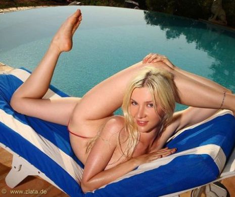 BOMBA SEXY din Rusia care se CONTORSIONEAZĂ în poziții imposibile. Cea mai FLEXIBILĂ femeie a pozat pentru un calendar INEDIT / GALERIE FOTO