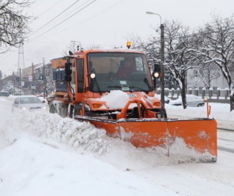 CNADNR a acționat împotriva depunerii poleiului și a zăpezii pe drumurile din 31 de județe
