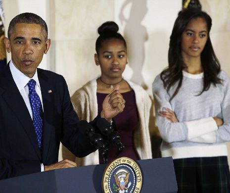 Critici dure la adresa fiicelor lui Barack Obama. Ataşata de presă a demisionat după atacul la adresa celor două surori
