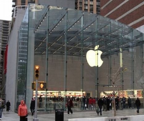 Fostul șef de la Apple a fost condamnat la închisoare după ce a vândit informații secrete ale firmei