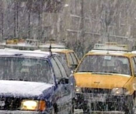 Haos în Bucureşti. Capitala este blocată din cauza ninsorii. Zeci de semafoare nu mai funcţionează
