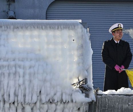 Imagini SPECTACULOASE cu o navă acoperită de GHEAȚĂ. Plus ce caută un vas de RĂZBOI coreean în RUSIA | FOTO