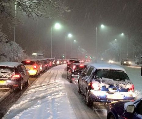NINSORILE paralizează traficul în Franța. Peste 15.000 de mașini sunt blocate în Alpii francezi din cauza zăpezii