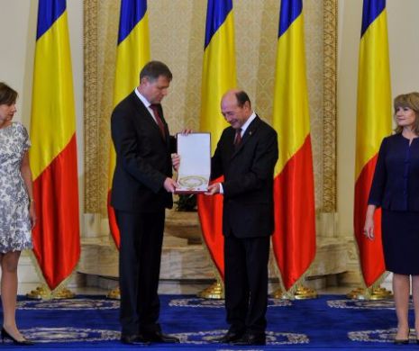 O ZI ISTORICĂ. Traian Băsescu pleacă de la Palatul Cotroceni. Klaus Iohannis preia ștafeta  / LIVE TEXT