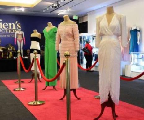 Rochii purtate de Prinţesa Diana vândute cu o jumătate de milion de dolari, la Los Angeles