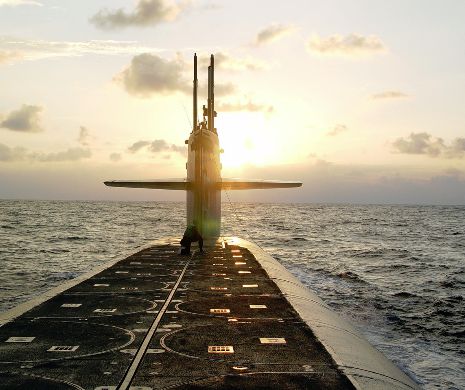 SCANDAL la Pentagon: Ofițerese filmate pe ascuns LA DUȘ în submarine NUCLEARE