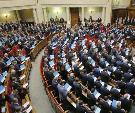 Ucraina: Parlamentul i-a reconfirmat pe miniștrii Apărării și Afacerilor Externe