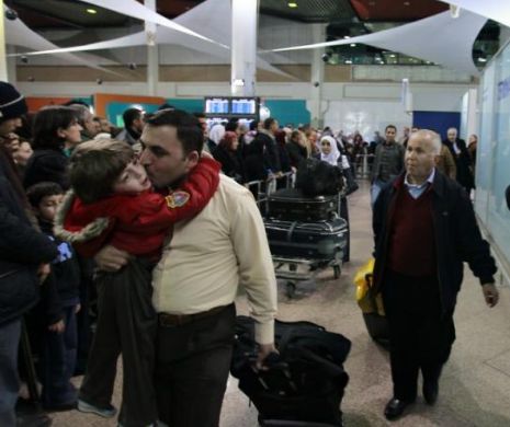 38 de români sunt BLOCAŢI de 12 ore pe aeroportul Amman din Iordania