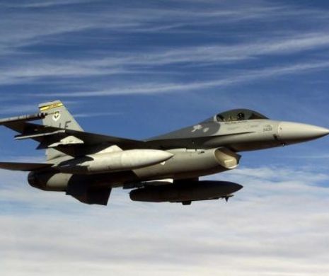 Amenințare cu BOMBĂ. Două avioane de pasageri americane au fost ESCORTATE de aeronave F-16