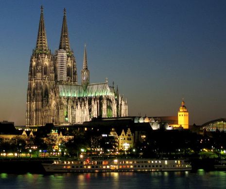 Biserica Catolică ia poziție împotriva valului de islamofobie din Germania. Catedrala din Koln va rămâne în această seară pe întuneric