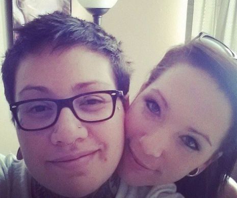 Ce s-a întâmplat la înmormântarea unei femei lesbiene. Familia şi prietenii sunt şocaţi FOTO VIDEO