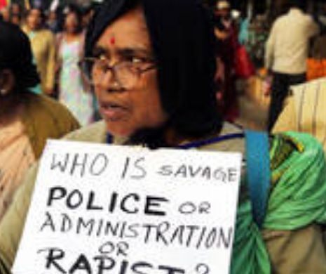 Ce se întâmplă după ce doi polițiști au vioat o fată de 14 ani, în India