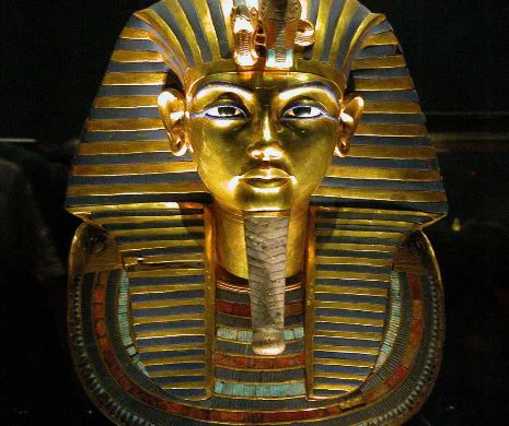 De neconceput: Masca funerară a lui Tutankhamon a fost distrusă. Nu este foarte clar ce s-a întâmplat. Se întrevede un scandal