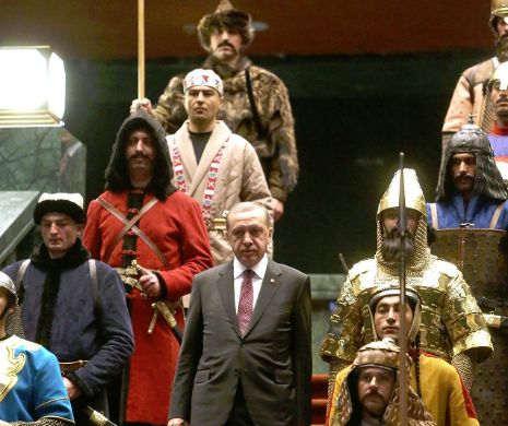 Garda de ieniceri ai lui Erdogan face deliciul internauților. Cum l-a primit președintele turc pe liderul palestinian