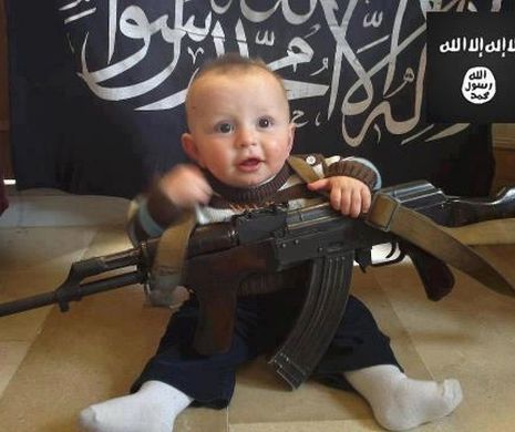 Ghidul Mămicii de TERORIST: „Învață COPILUL să se joace de-a Jihadul!”