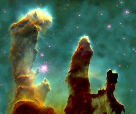Hubble revizitează un vechi prieten : „Stâlpii Creației”. Detalii fără precedent în imagini noi incredibile capturate de telescopul spațial