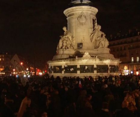 Mii de orameni au ieşit în stradă la Paris, în semn de solidaritate