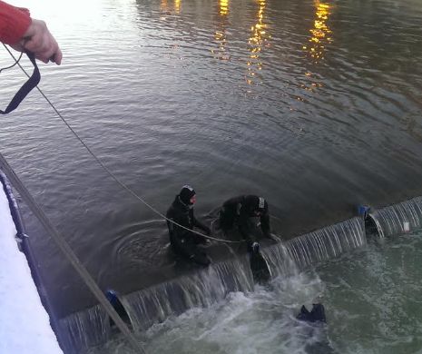 Pompierii au scos un înecat din Dâmbovița