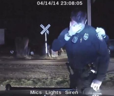 Un poliţist din SUA a izbucnit în lacrimi | VIDEO