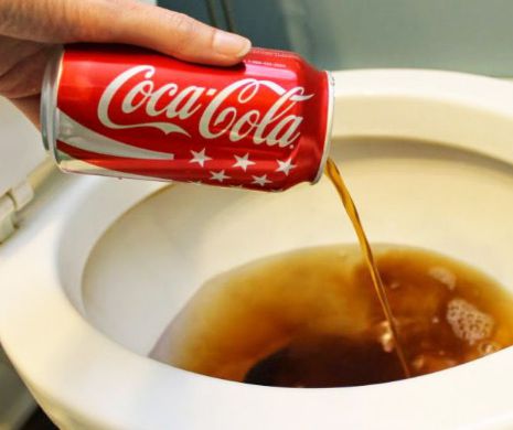 A turnat Coca Cola in WC pentru a se convinge ca e adevarat. Nu ai fi crezut una ca asta
