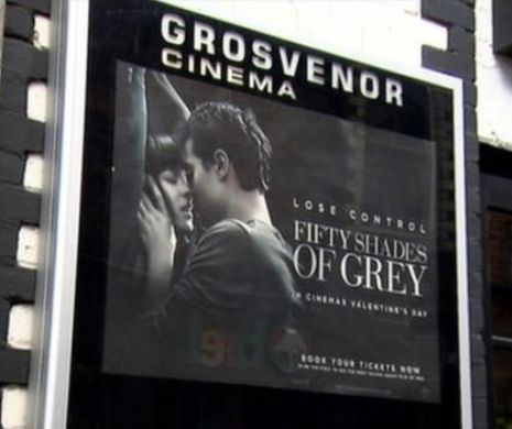 Cel mai PROVOCATOR film al deceniului, ”Fifty Shades of Grey”, face victime: Trei englezoiace au atacat un bărbat în sala de cinema