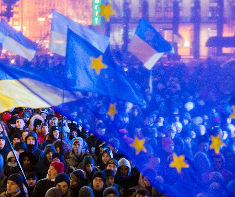 MII de oameni participă la o ceremonie de comemorare în capitala Ucrainei. Moscova: Declaraţiile Kievului privind implicarea Rusiei în evenimentele din Euromaidan sunt "HALUCINAŢII"